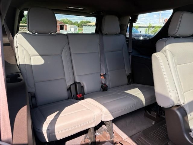 Certified 2022 GMC Yukon SLT w/ SLT Premium Package AWD/4WD image 24