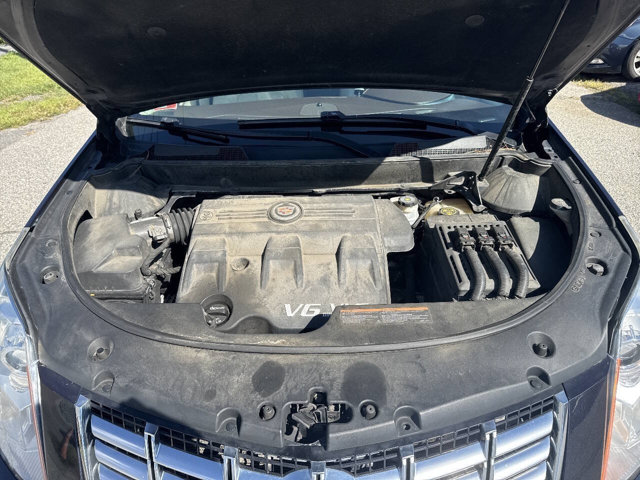 Used 2015 Cadillac SRX Luxury w/ Driver Awareness Package AWD/4WD image 19