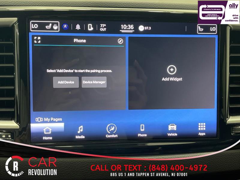 Used 2022 Chrysler Pacifica Touring-L image 16