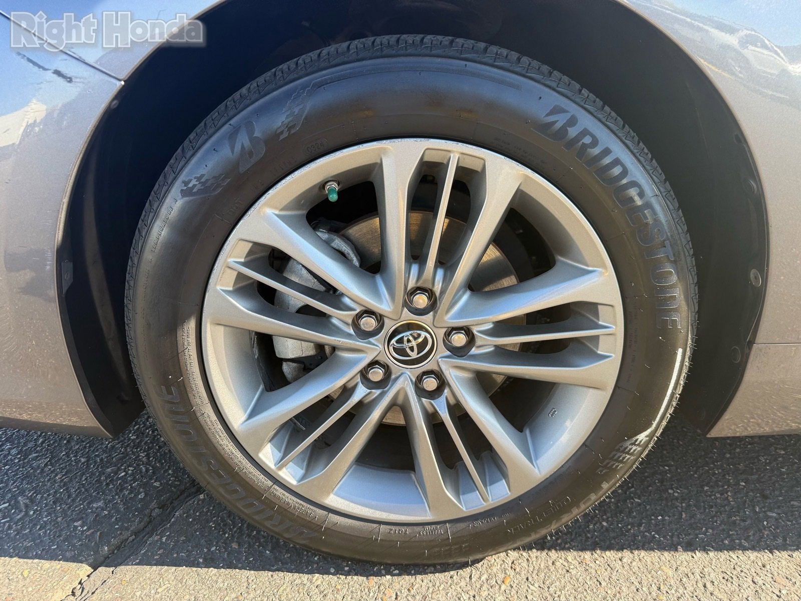 Used 2016 Toyota Camry SE image 10