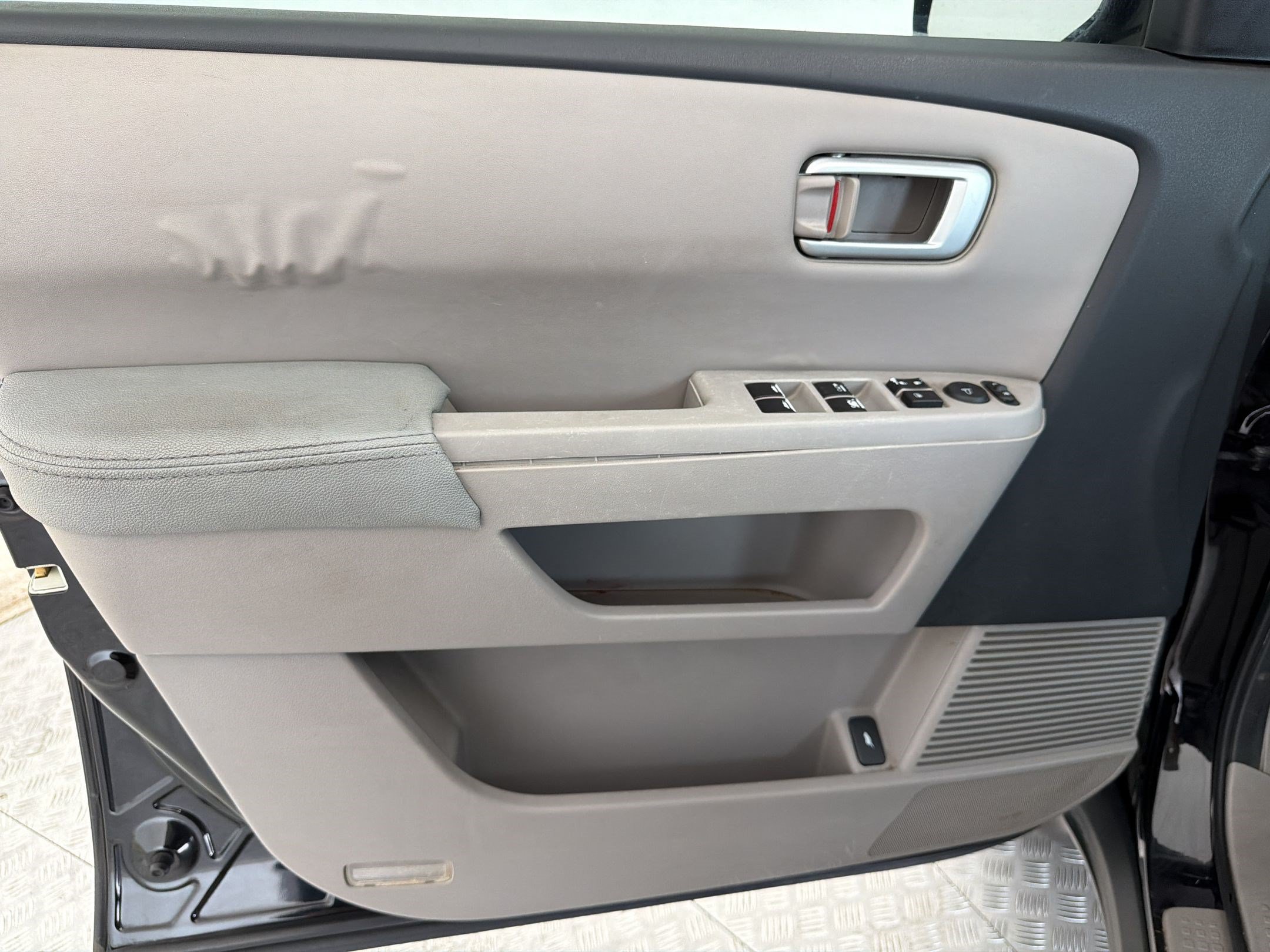 Used 2011 Honda Pilot EX-L image 14