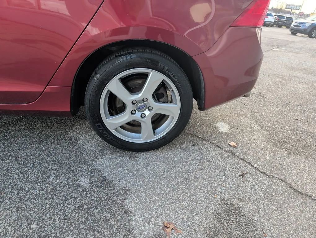 Used 2013 Volvo S60 T5 image 9