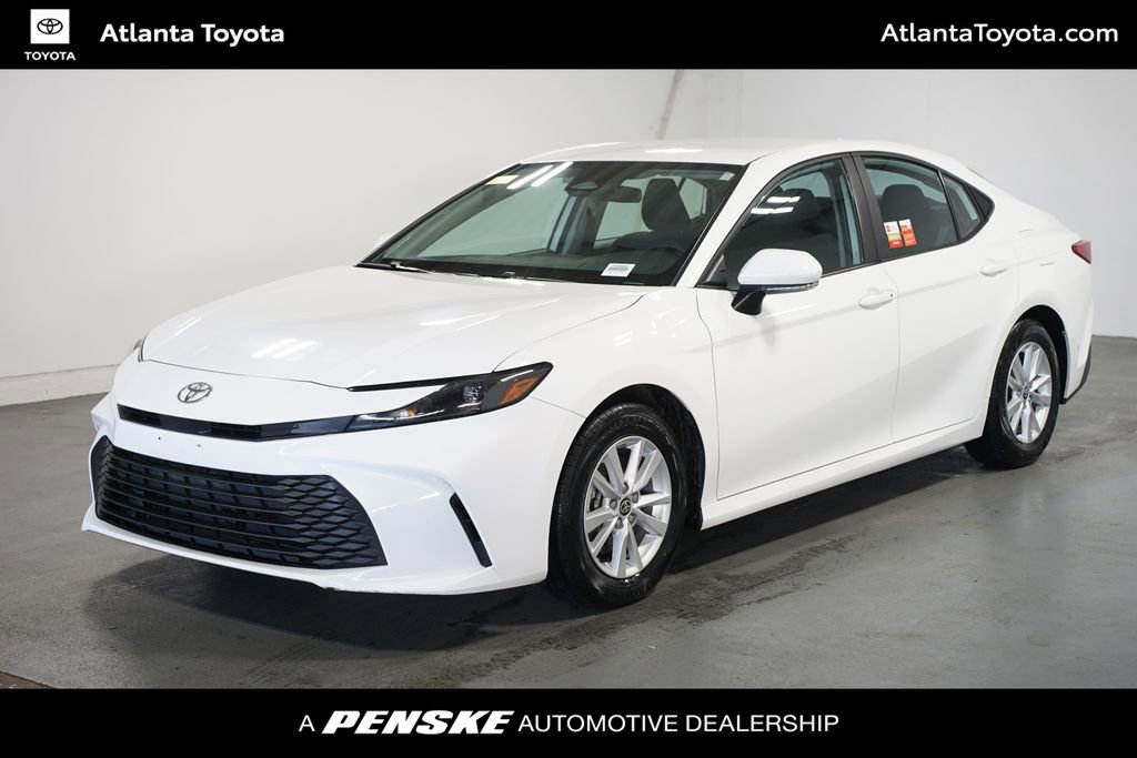Used 2025 Toyota Camry LE image 1