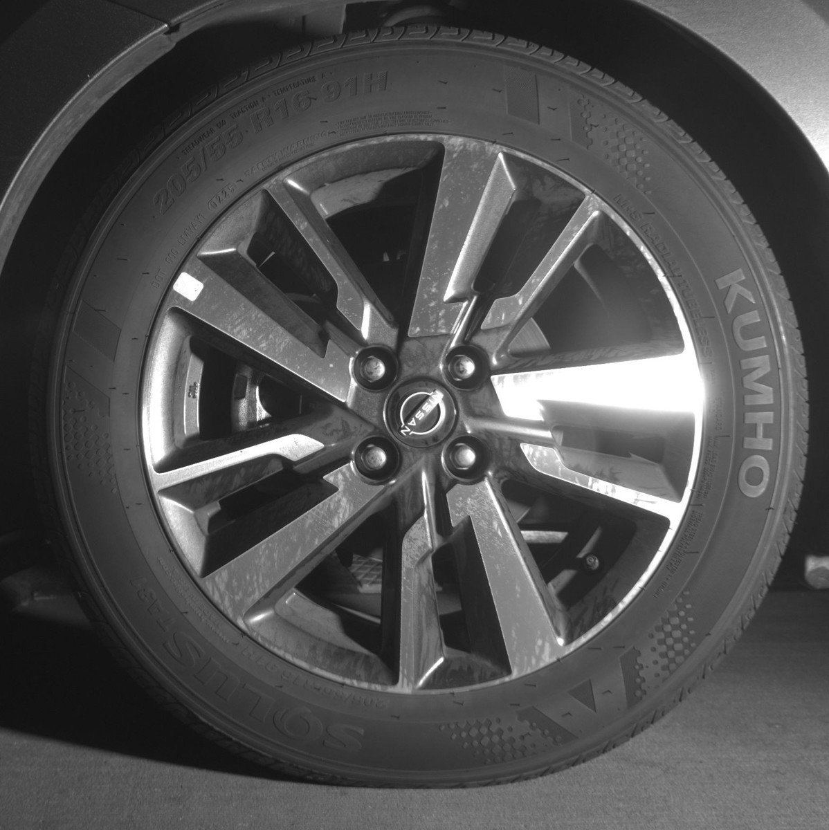 Used 2025 Nissan Versa SV image 12