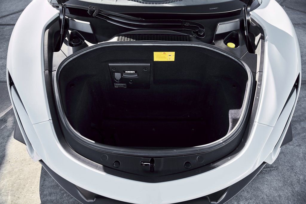 Used 2023 McLaren Artura RWD image 25