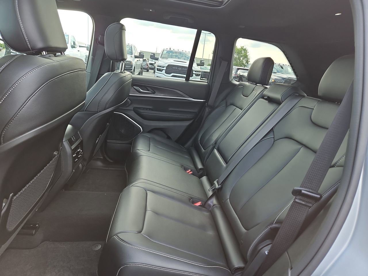 New 2024 Jeep Grand Cherokee Limited 4xe image 16