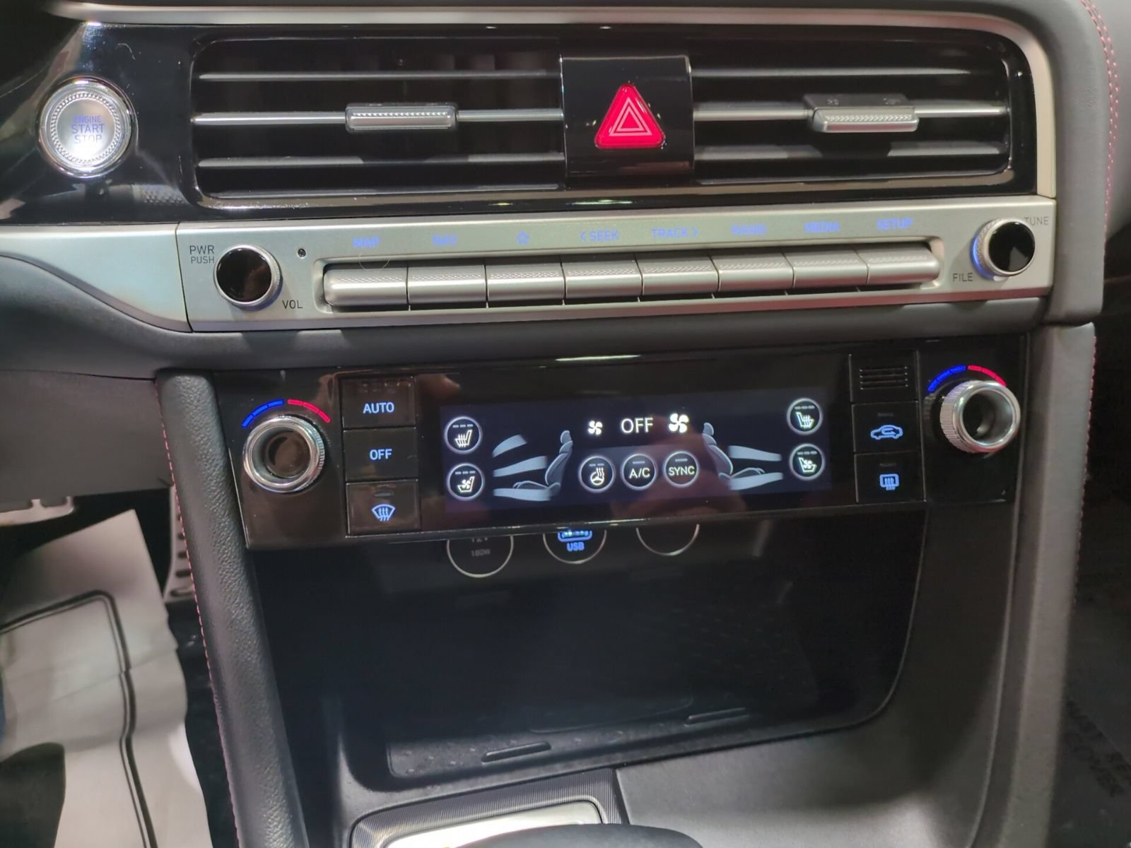 Certified 2025 Genesis G70 3.3T Advanced AWD/4WD image 23