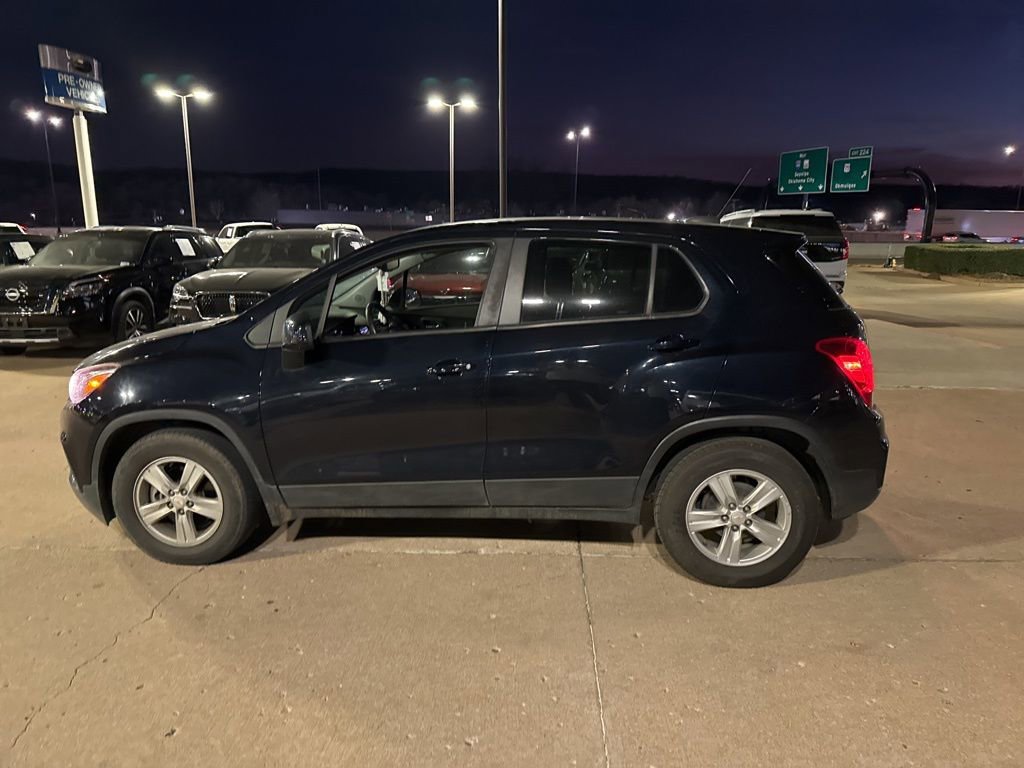 Used 2021 Chevrolet Trax LS w/ Tint and Cruise Package image 6