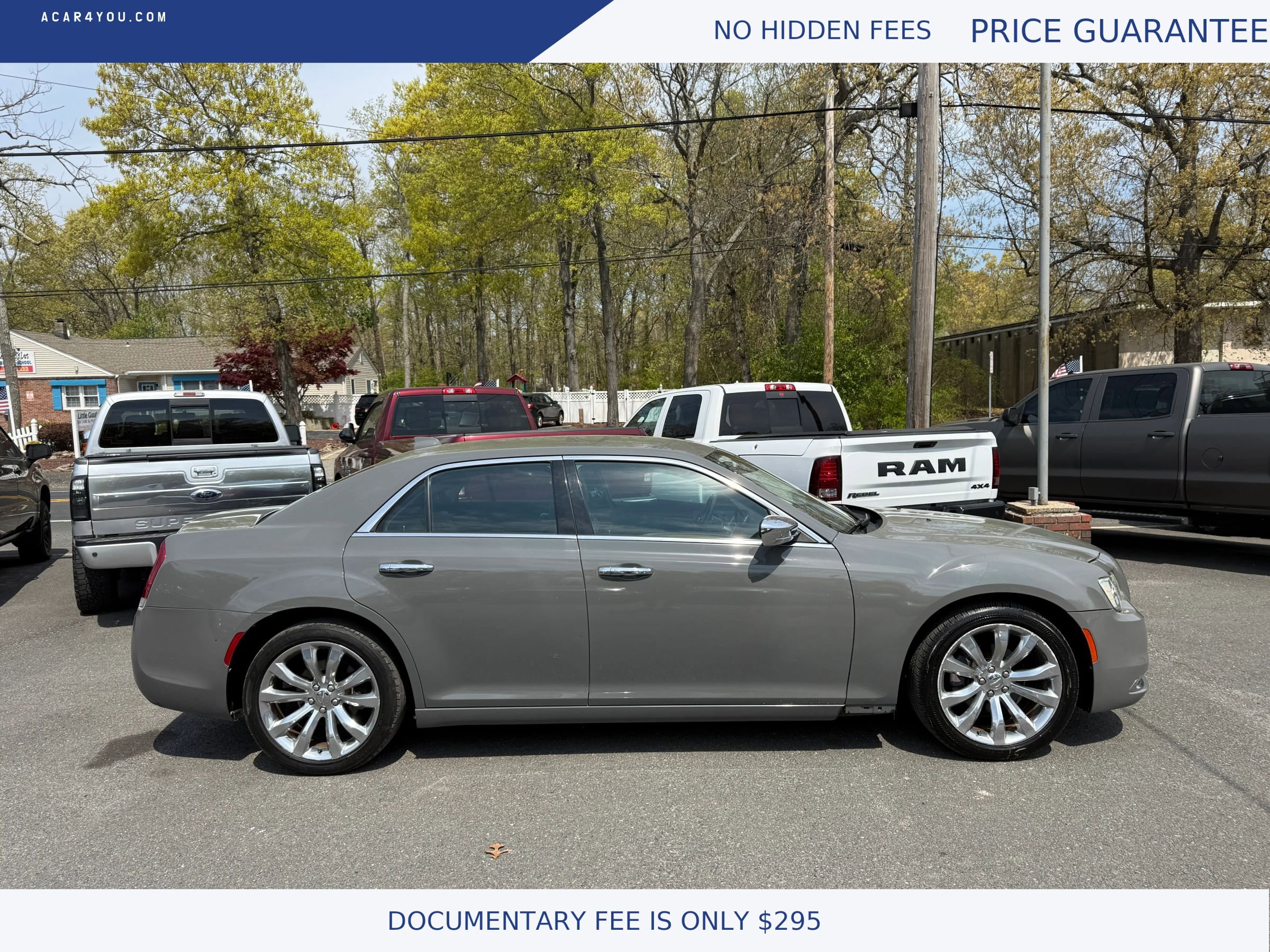 Used 2018 Chrysler 300 Limited RWD image 5