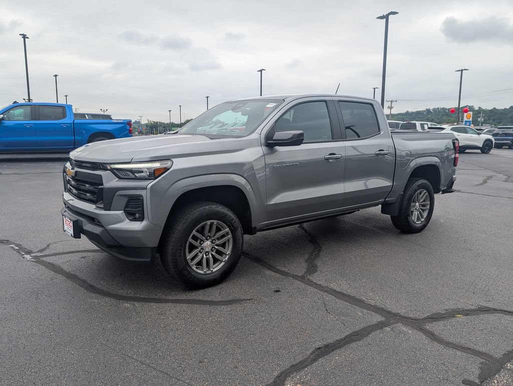 Used 2023 Chevrolet Colorado LT w/ LT Convenience Package III AWD/4WD image 8
