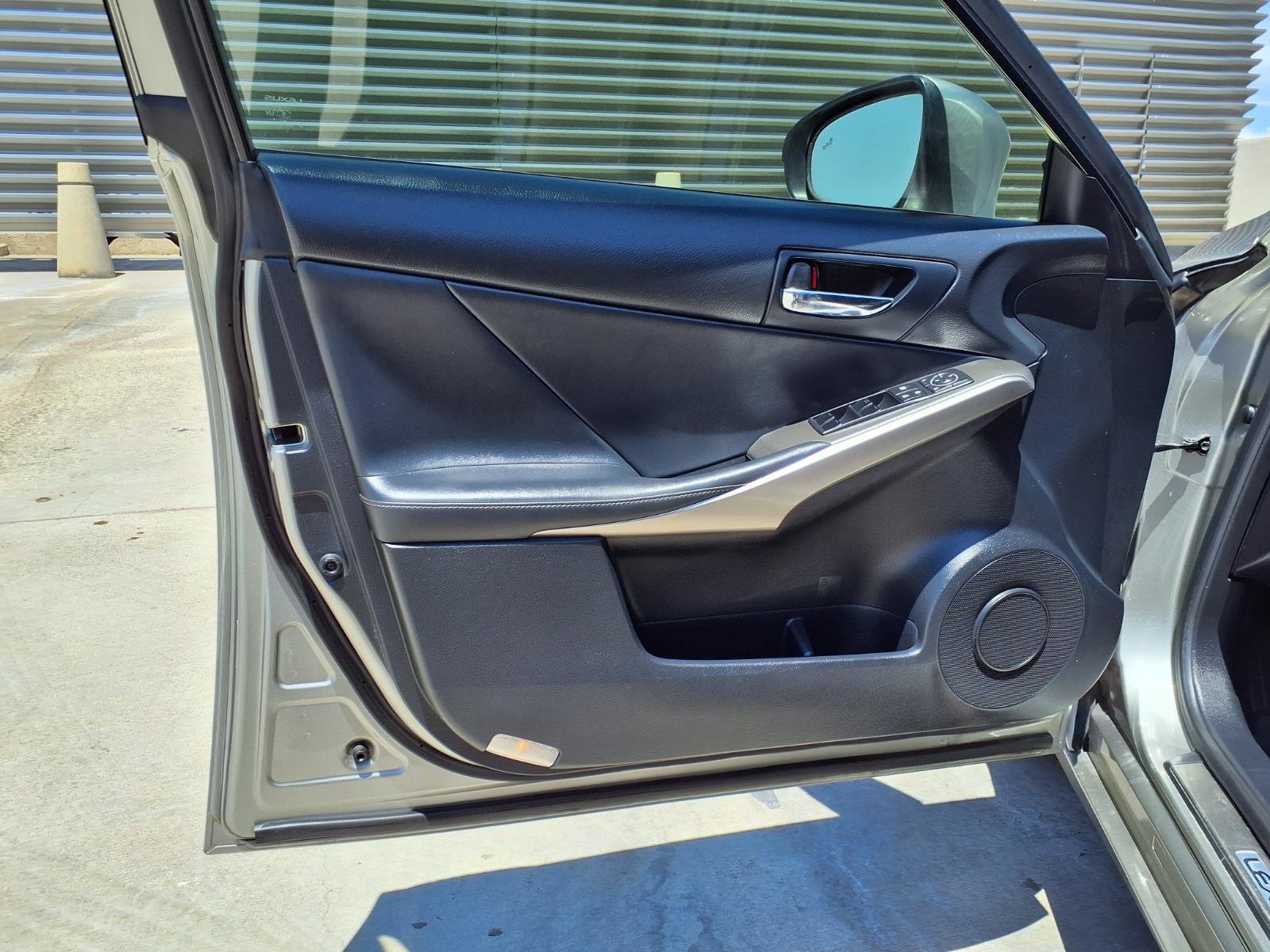 Used 2015 Lexus IS 350 w/ F-Sport Package RWD image 21