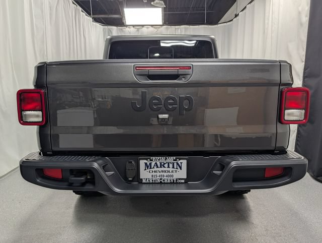 Used 2023 Jeep Gladiator Sport AWD/4WD image 4