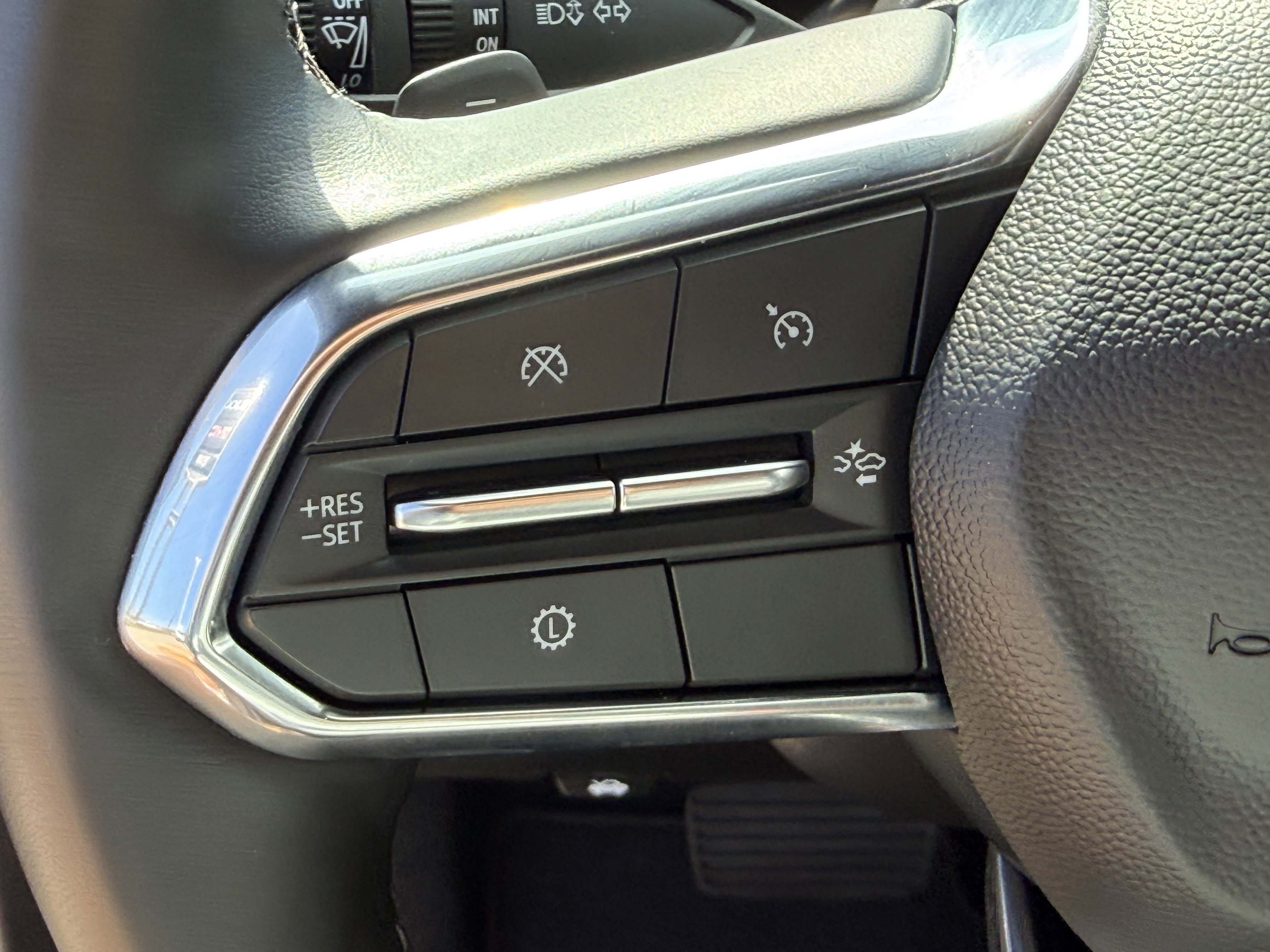 Used 2025 Chevrolet Suburban Premier image 16