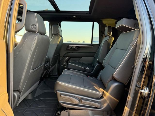 New 2026 Chevrolet Suburban Premier w/ Sun And Tow Package AWD/4WD image 6