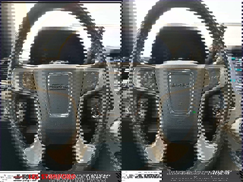 Used 2018 GMC Yukon Denali w/ Denali Ultimate Package image 22