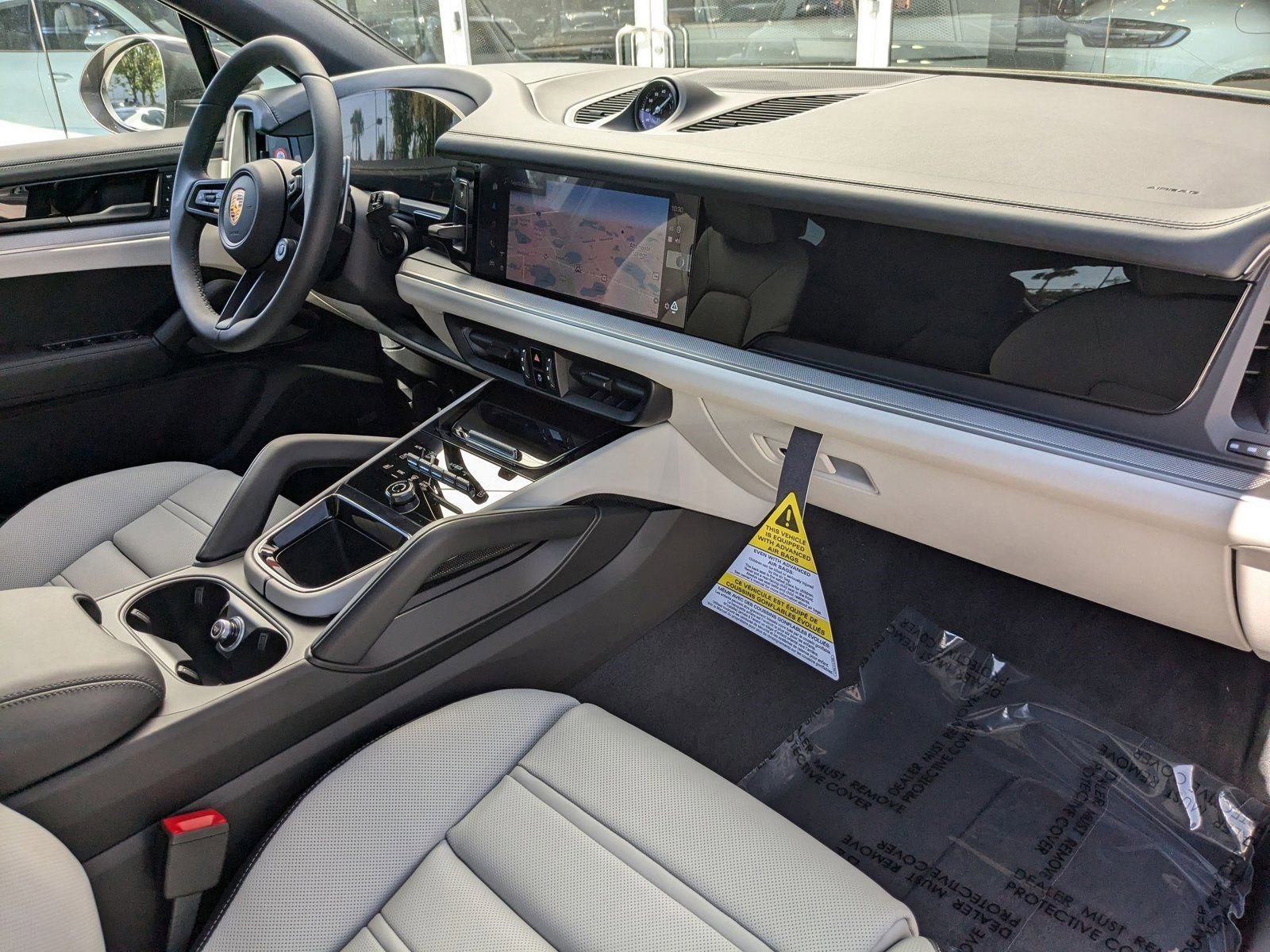 Certified 2025 Porsche Cayenne Coupe image 27