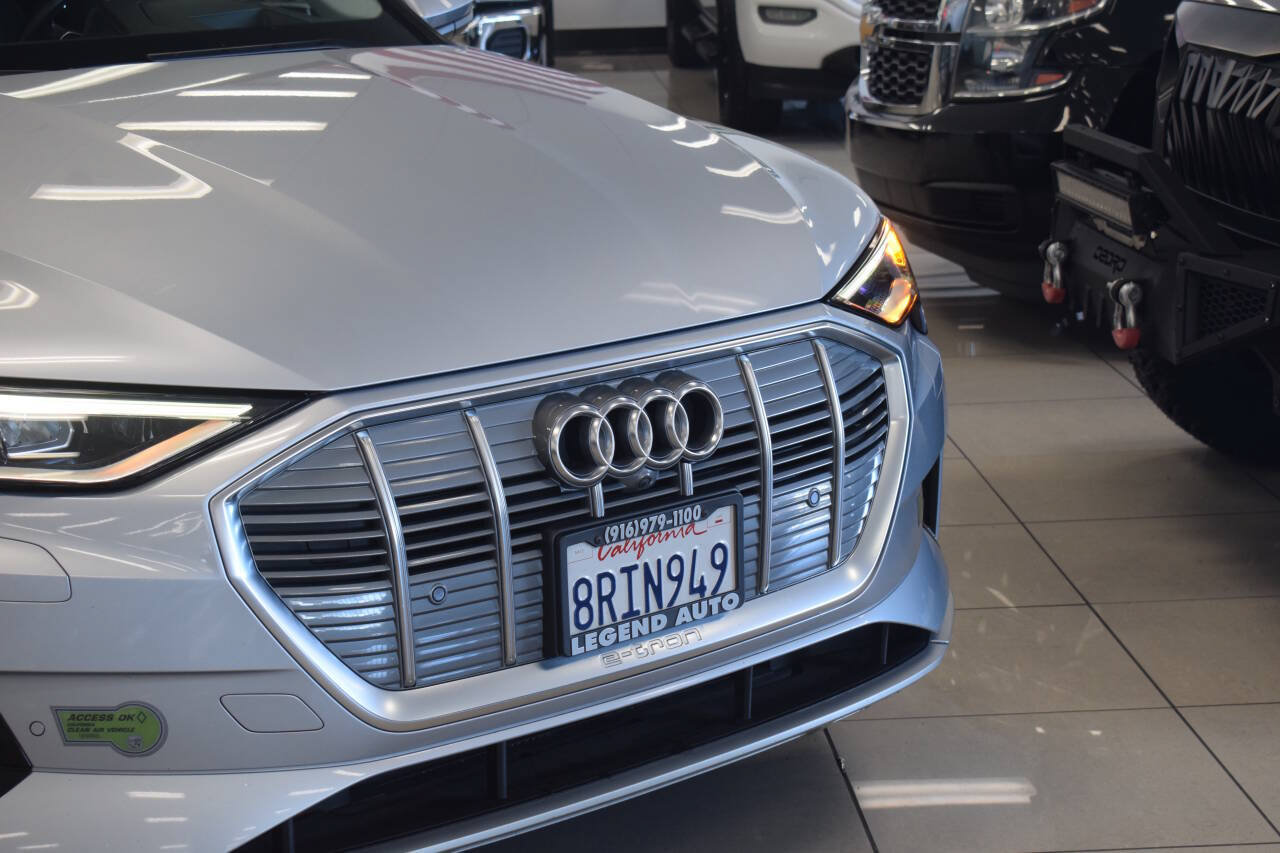 Used 2019 Audi e-tron Prestige w/ Prestige Package AWD/4WD image 6