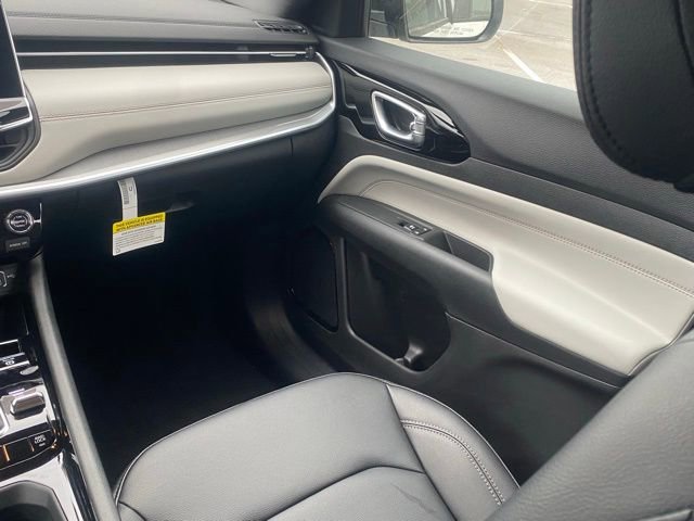 New 2026 Jeep Compass Limited image 33