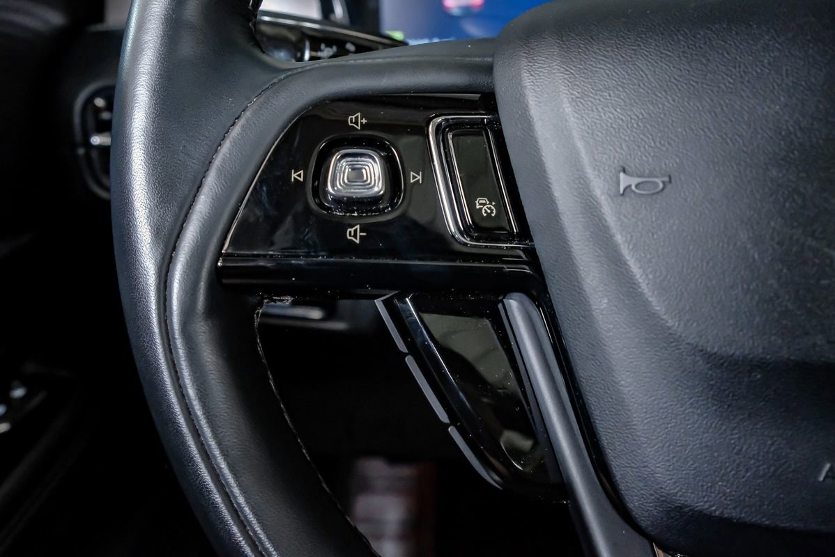 Used 2024 Lincoln Corsair Grand Touring w/ Equipment Group 301A image 16