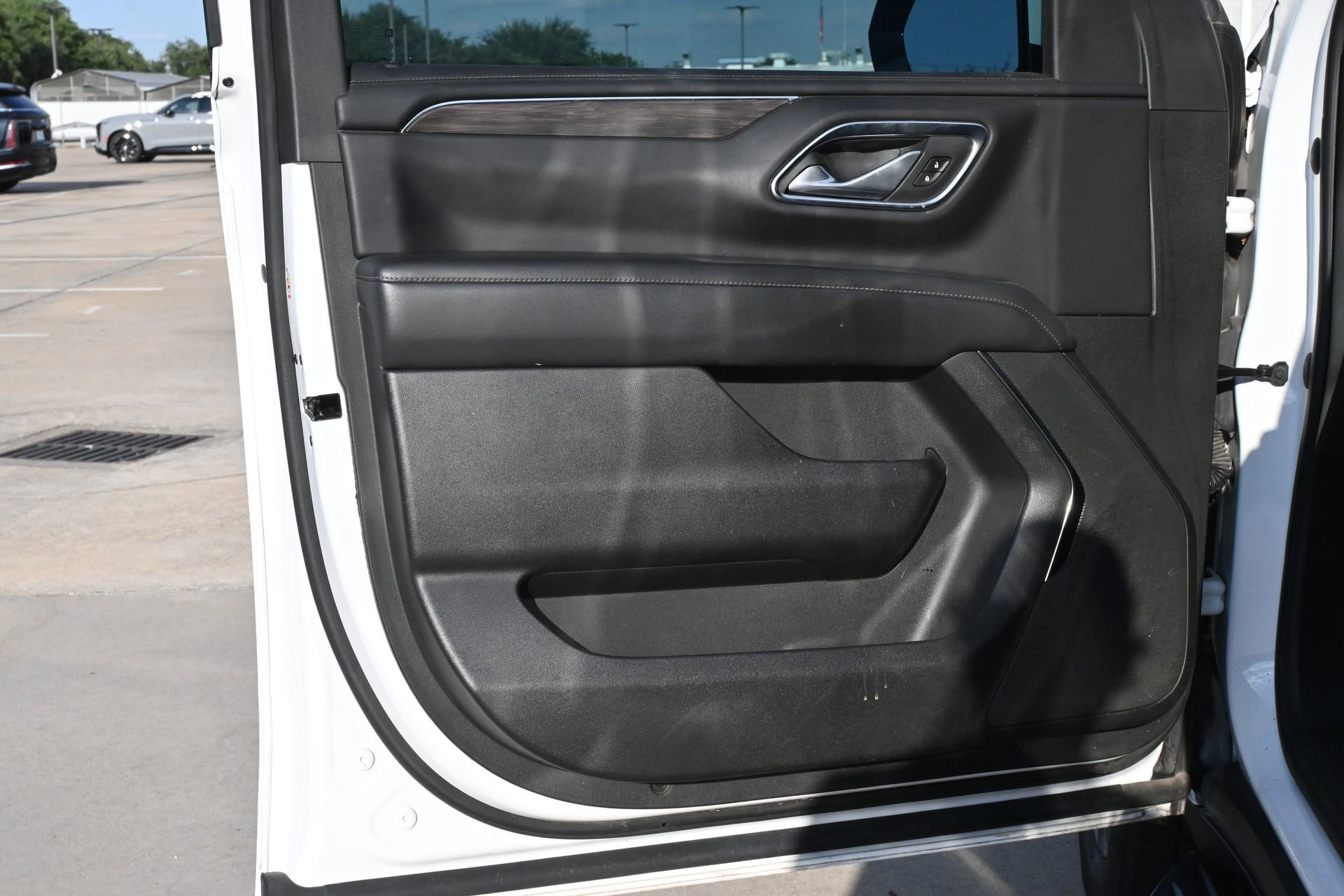Used 2023 Chevrolet Suburban LS w/ Driver Alert Package RWD image 19
