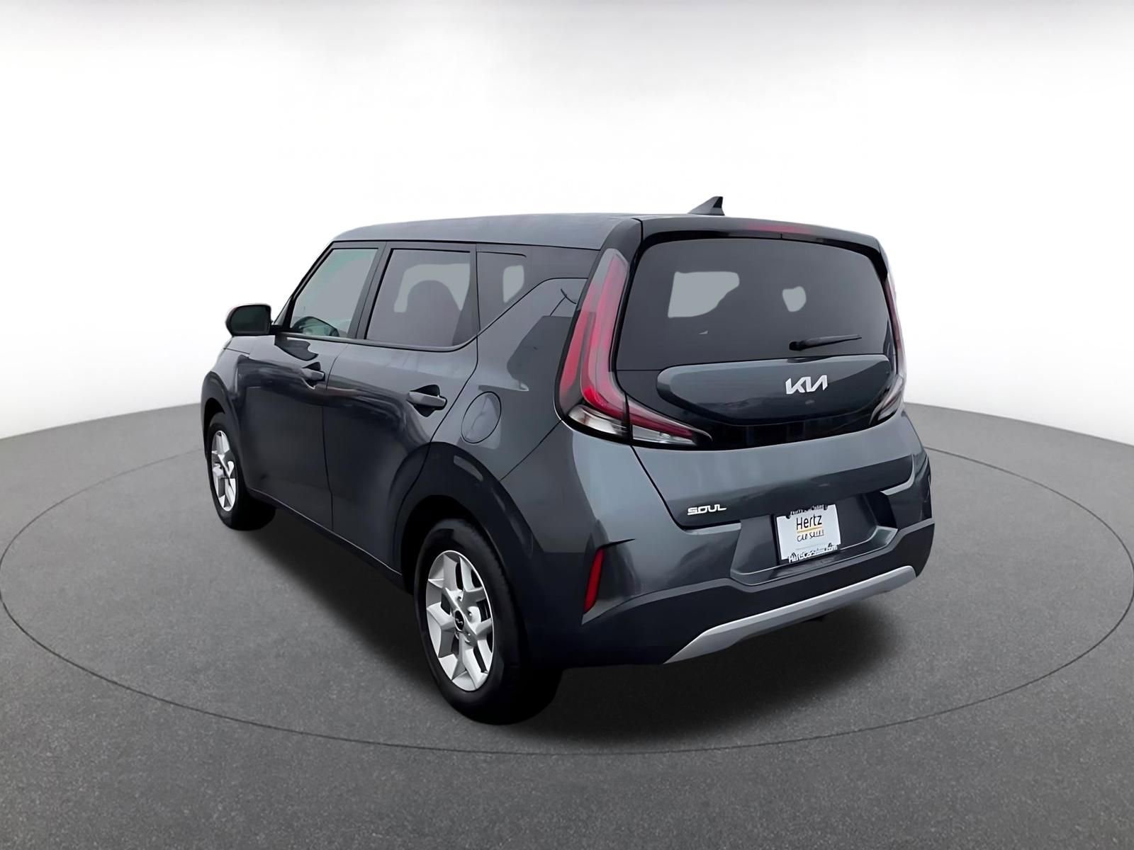Used 2025 Kia Soul LX w/ LX Technology Package FWD image 11