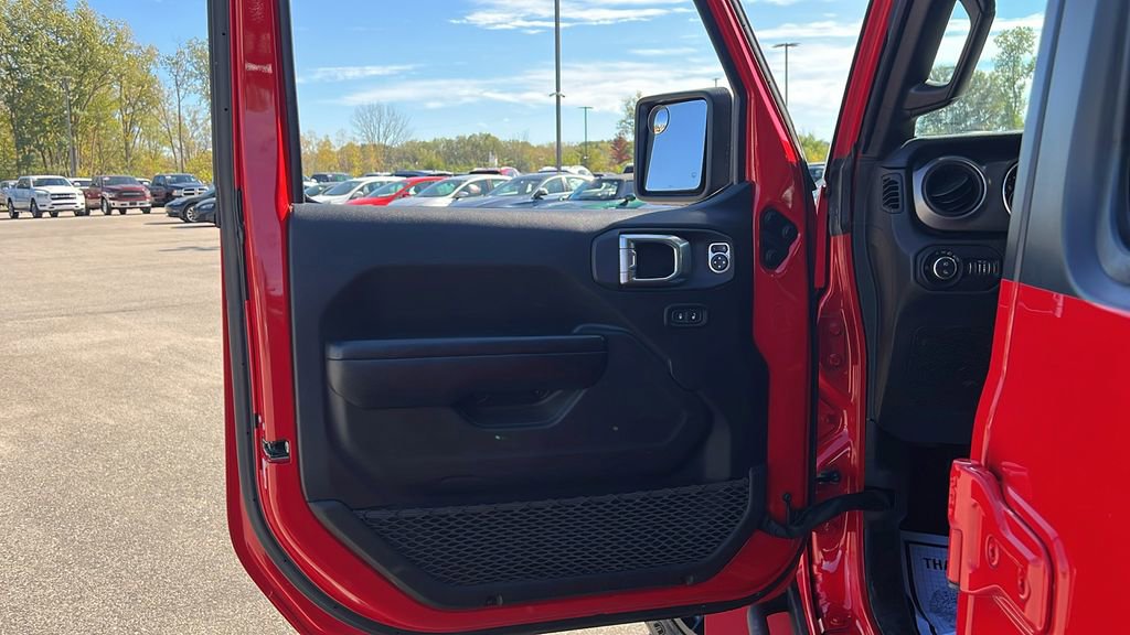 Used 2021 Jeep Gladiator Willys image 9