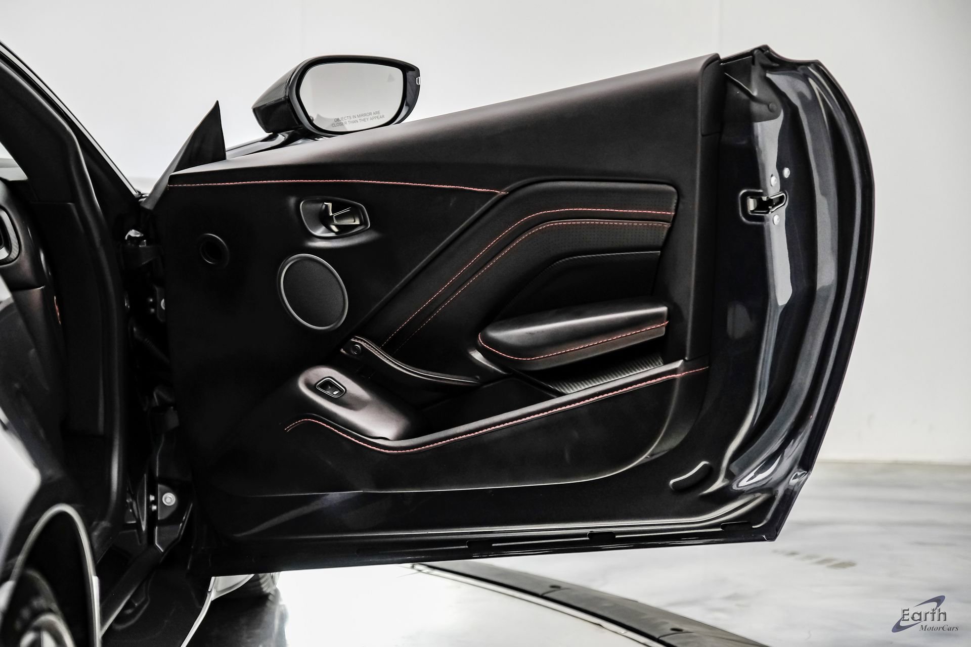 Used 2023 Aston Martin V12 Vantage RWD image 85