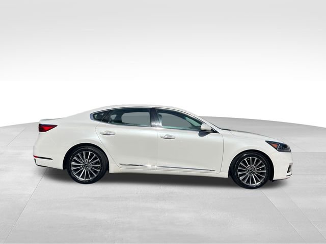 Used 2017 Kia Cadenza Premium w/ Luxury Package image 6