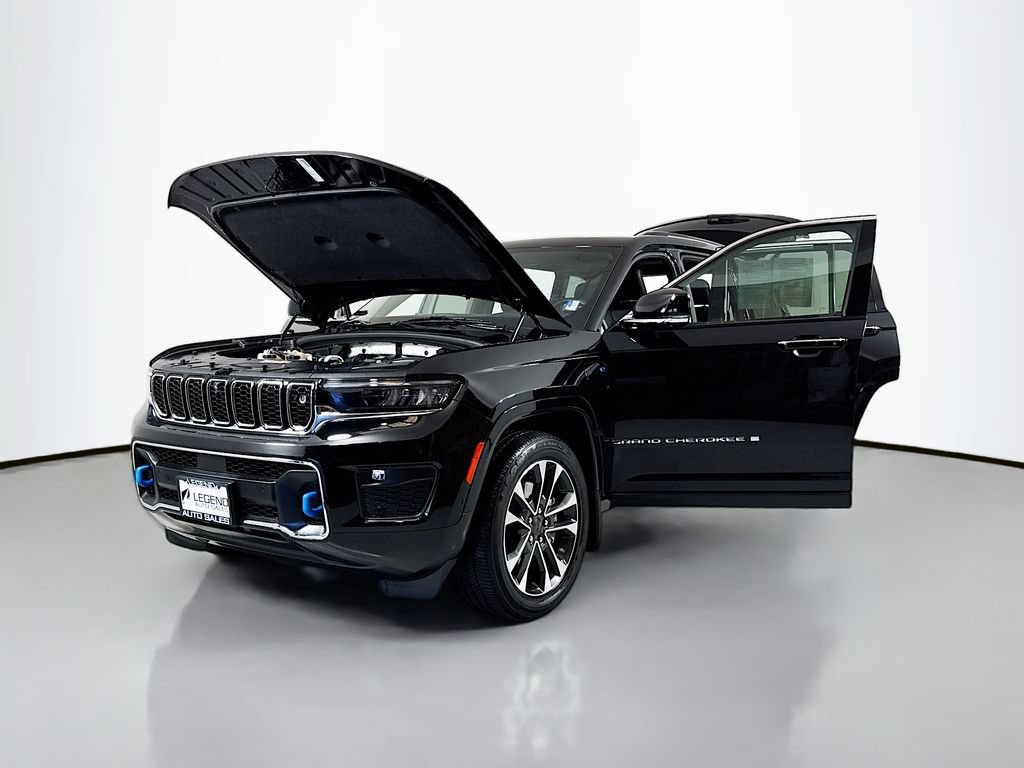 Used 2023 Jeep Grand Cherokee Overland w/ Advanced Protech Group III AWD/4WD image 20