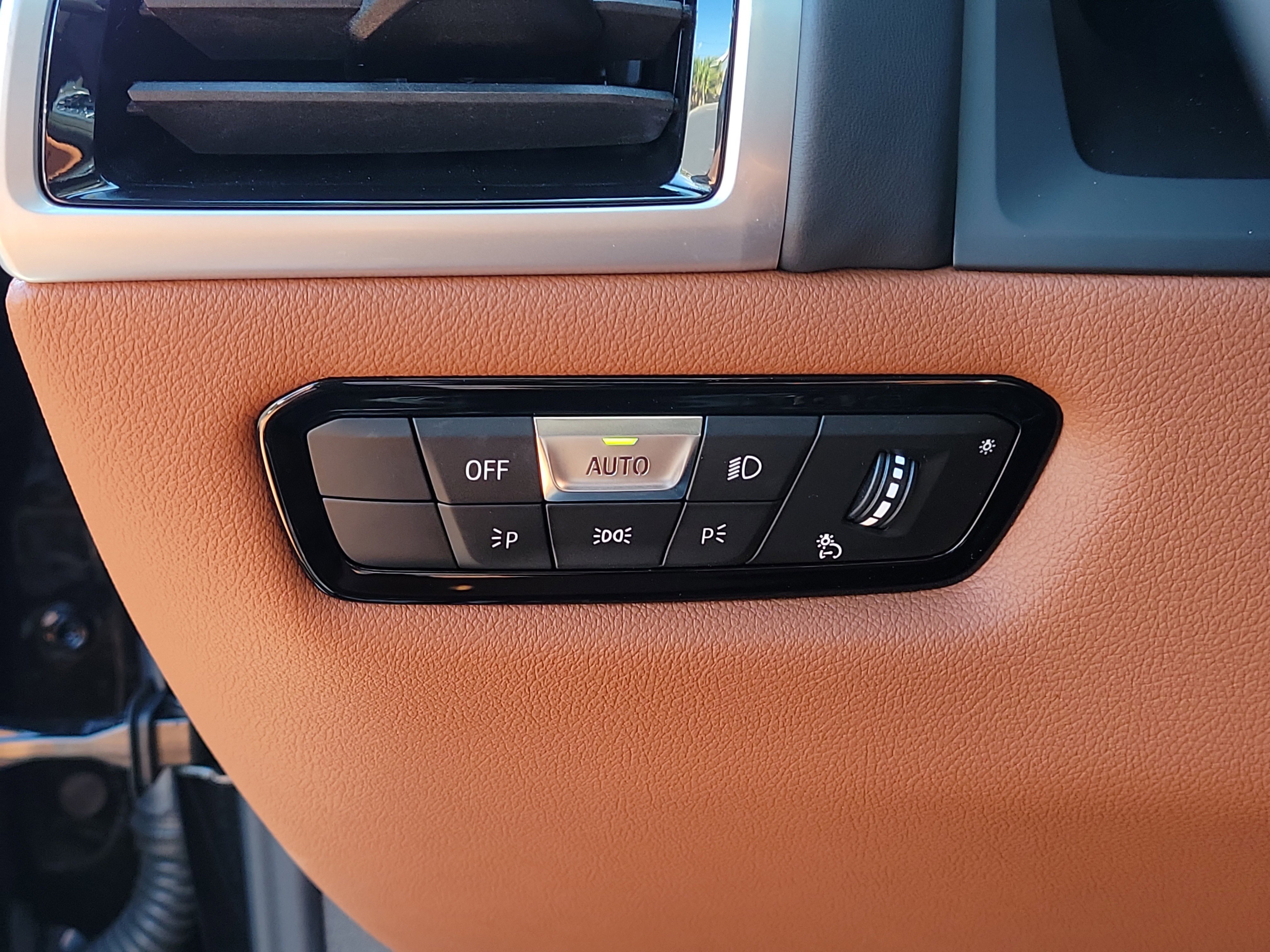 Used 2025 BMW 840i Convertible image 30