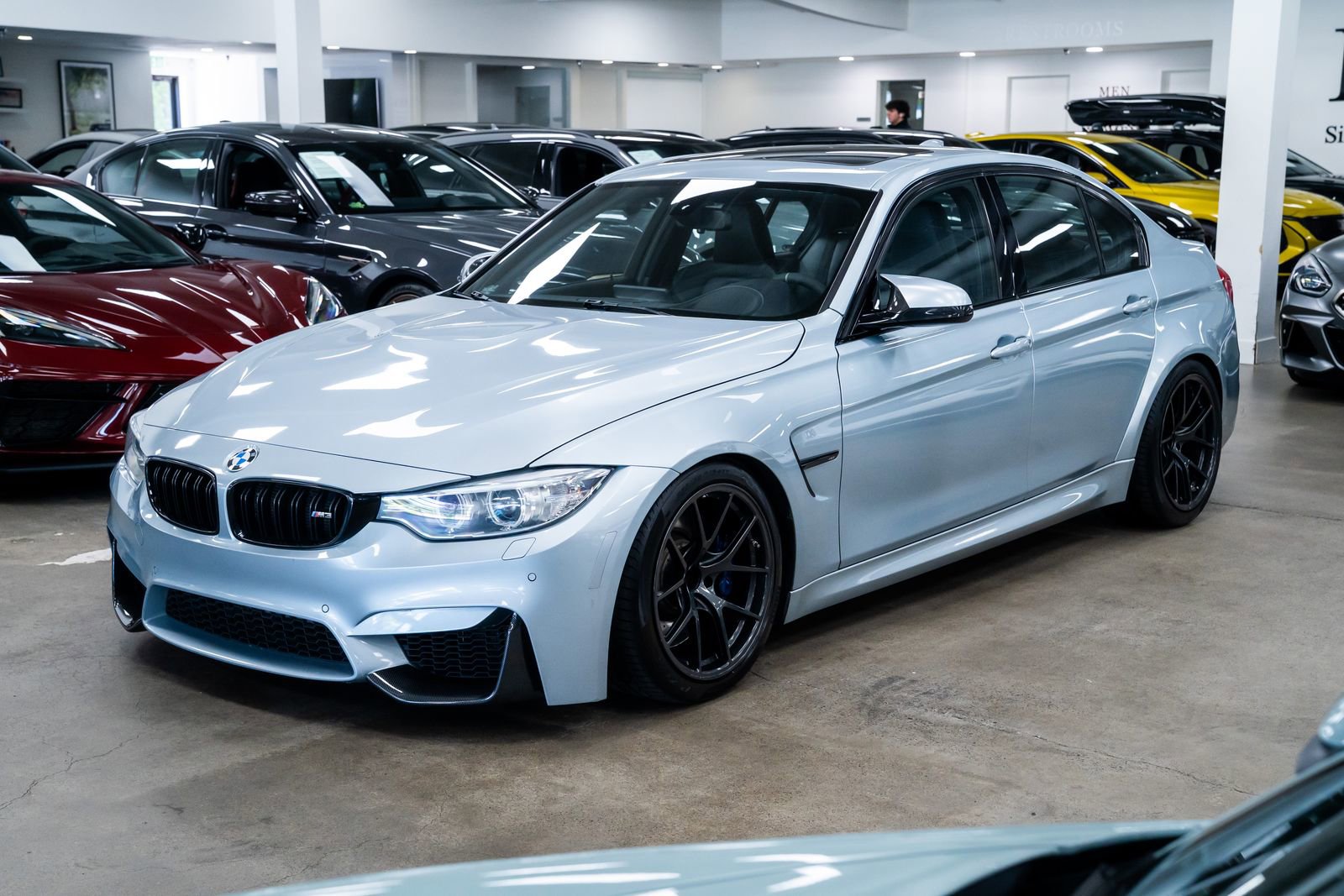 Used 2016 BMW M3 RWD image 3