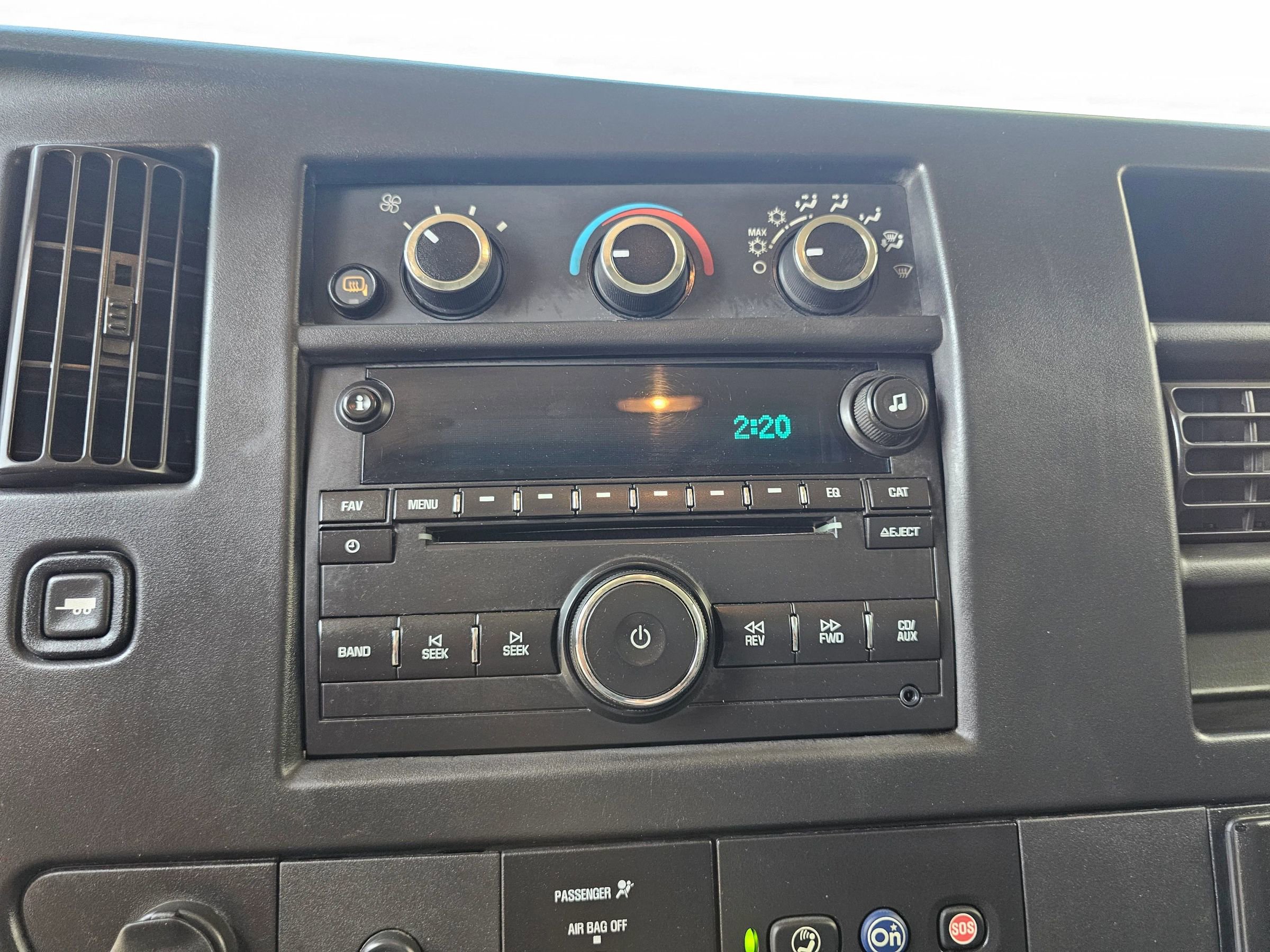 Used 2018 Chevrolet Express 3500 Extended w/ Driver Convenience Package image 12