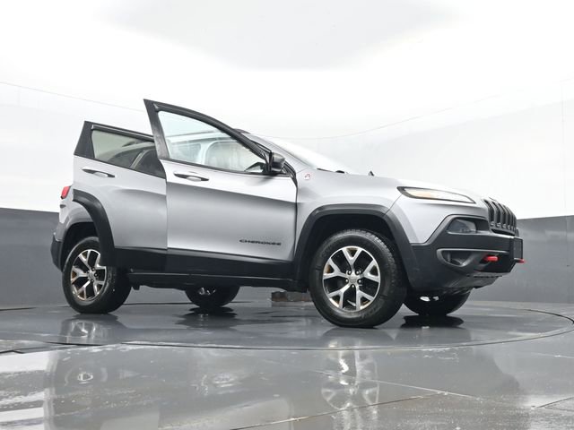 Used 2016 Jeep Cherokee Trailhawk image 29