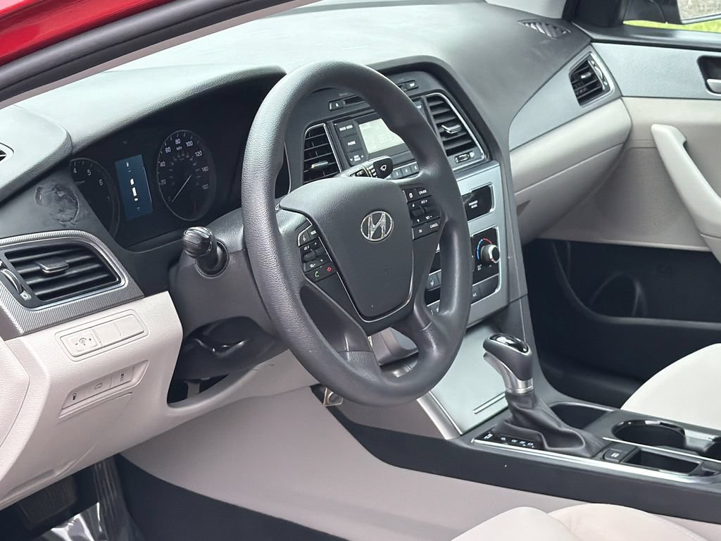 Used 2017 Hyundai Sonata SE FWD image 10