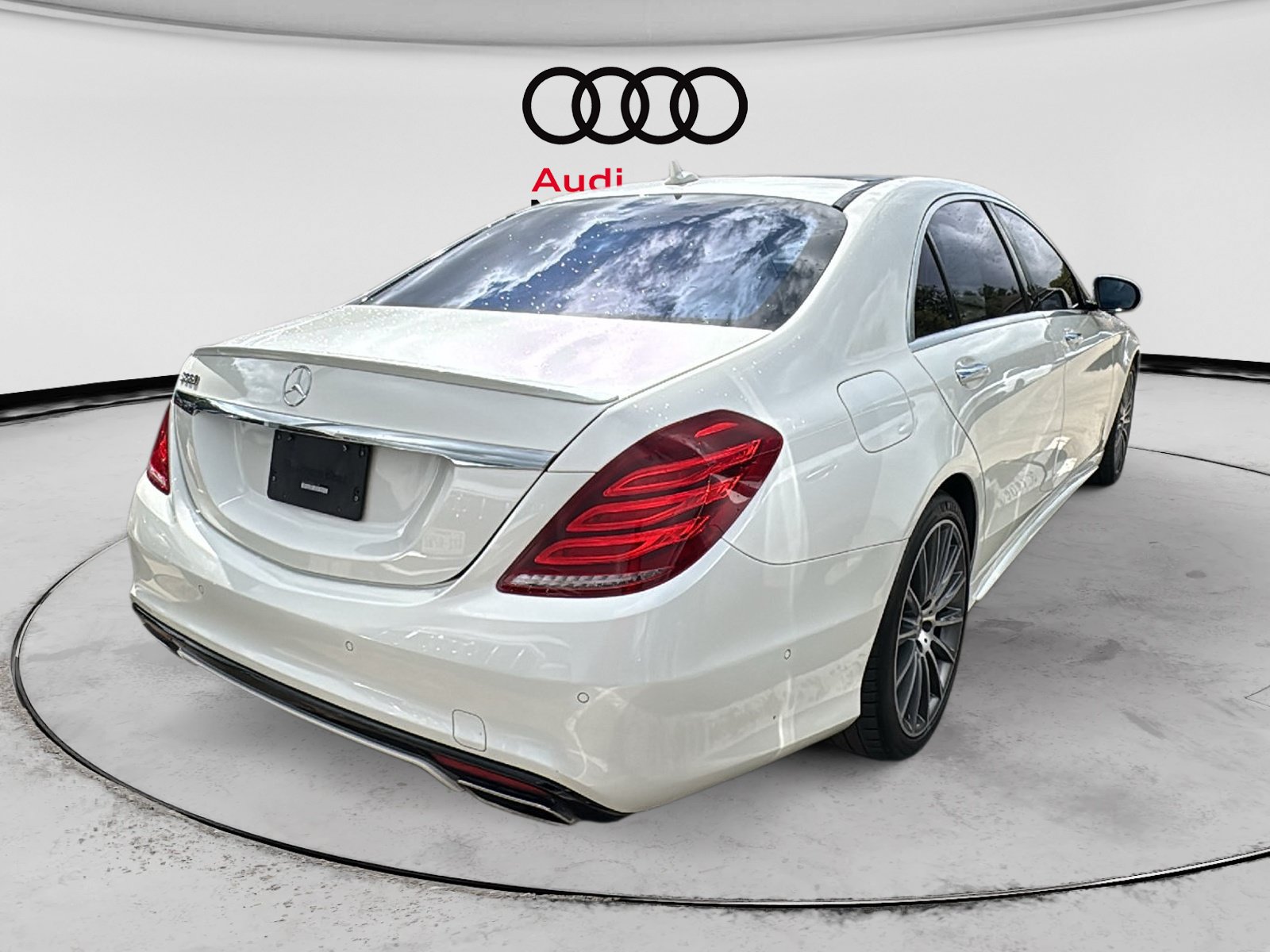 Used 2017 Mercedes-Benz S 550 Sedan image 6