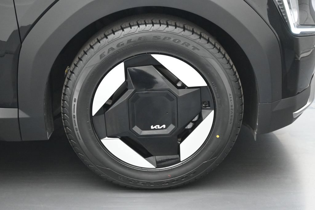 Used 2024 Kia EV9 Light Long Range RWD image 27