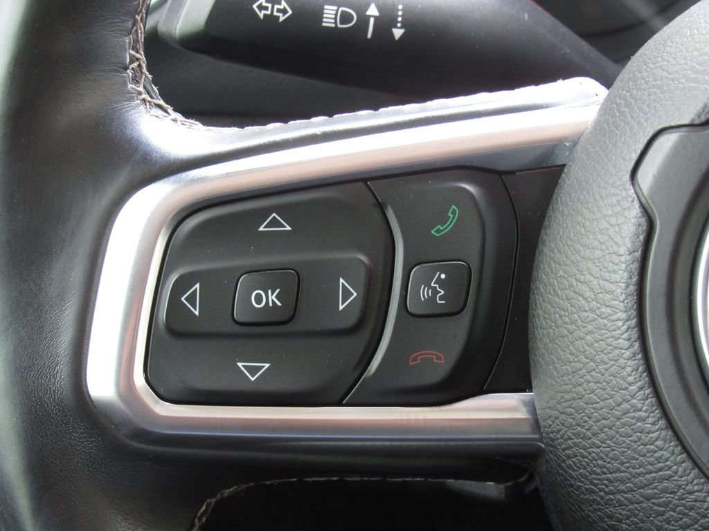 Used 2018 Jeep Wrangler Unlimited Sahara w/ Uconnect 4C Nav & Sound Group AWD/4WD image 24