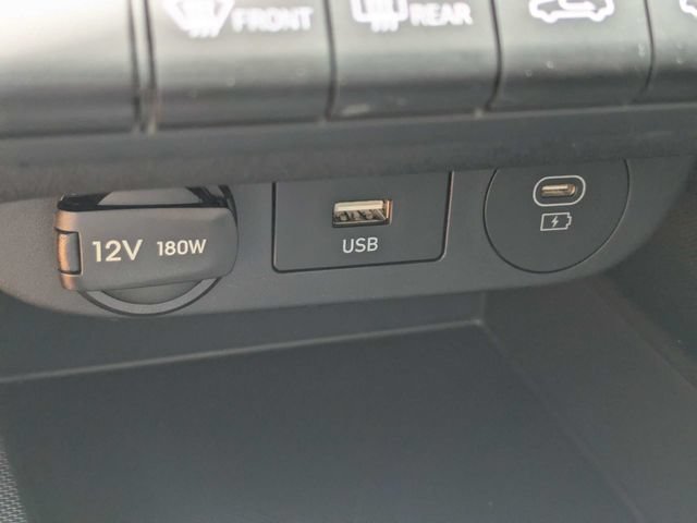Used 2024 Hyundai Elantra SEL FWD image 19