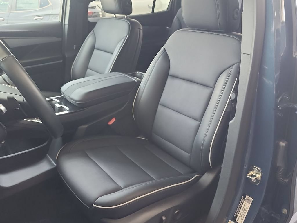 Certified 2025 Buick Enclave Preferred FWD image 20