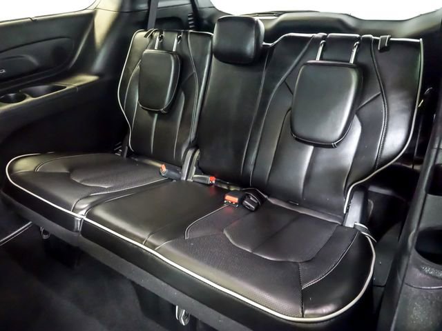 Used 2025 Chrysler Pacifica Limited FWD image 17