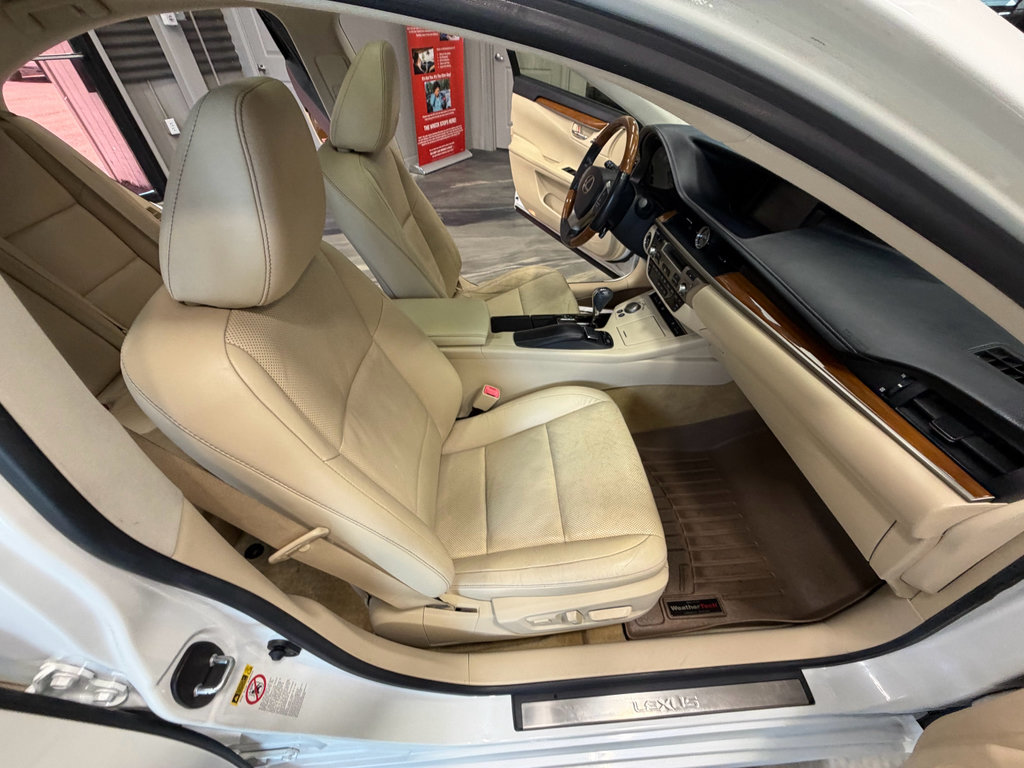 Used 2013 Lexus ES 300h w/ Luxury Pkg FWD image 42