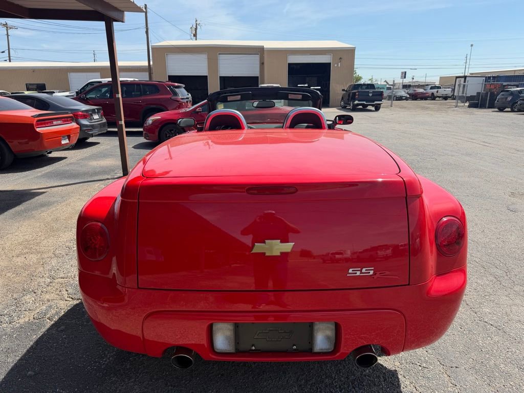 Used 2005 Chevrolet SSR w/ Preferred Equipment Group image 14