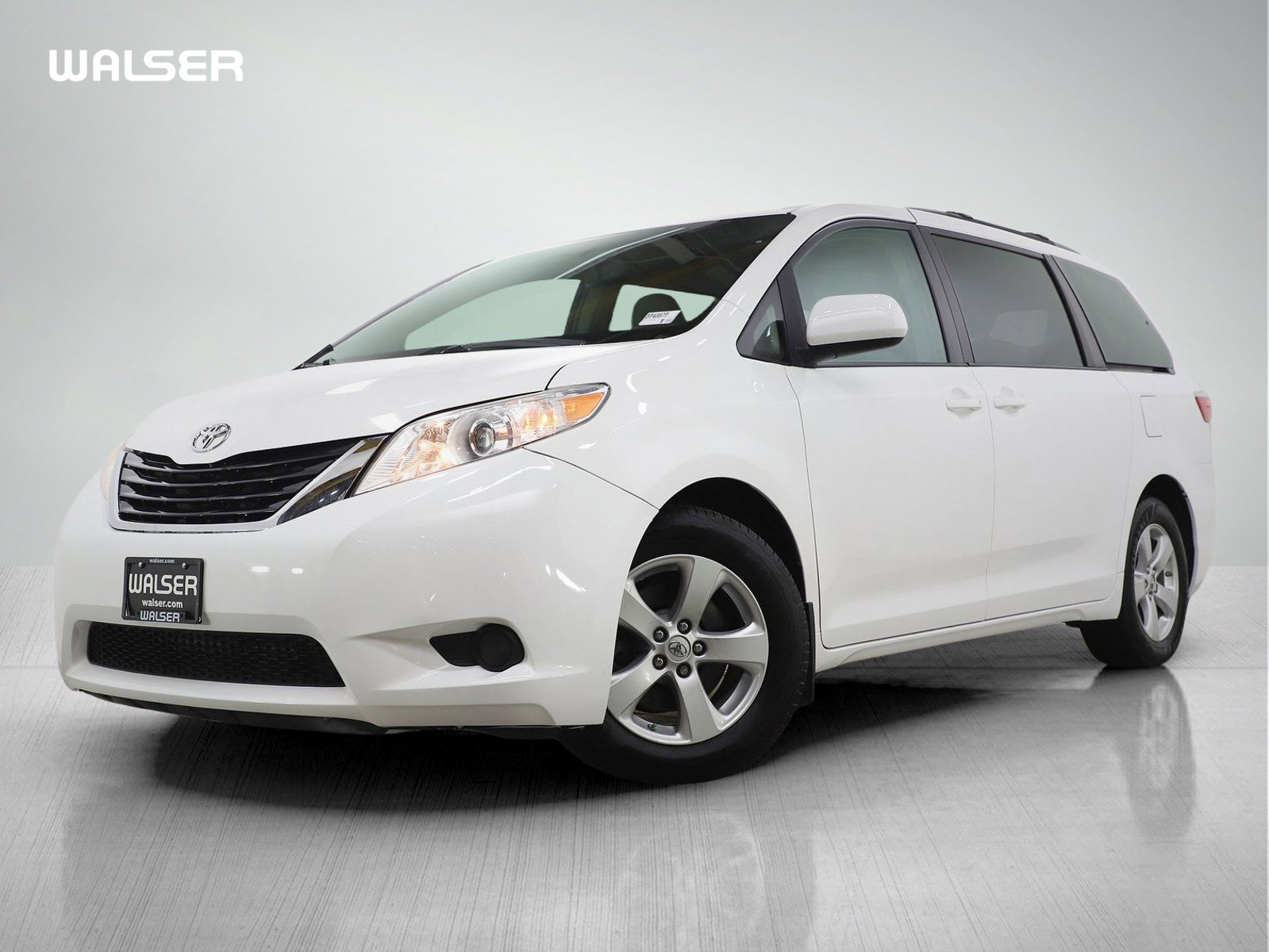 Used 2017 Toyota Sienna LE
