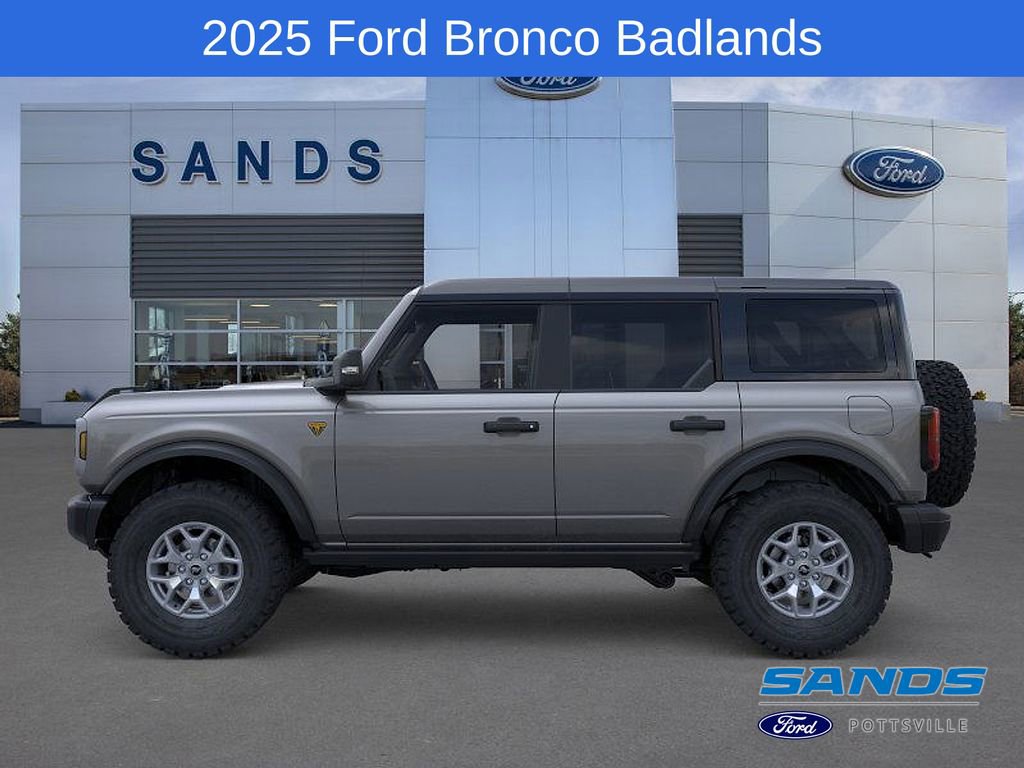 New 2025 Ford Bronco Badlands image 3