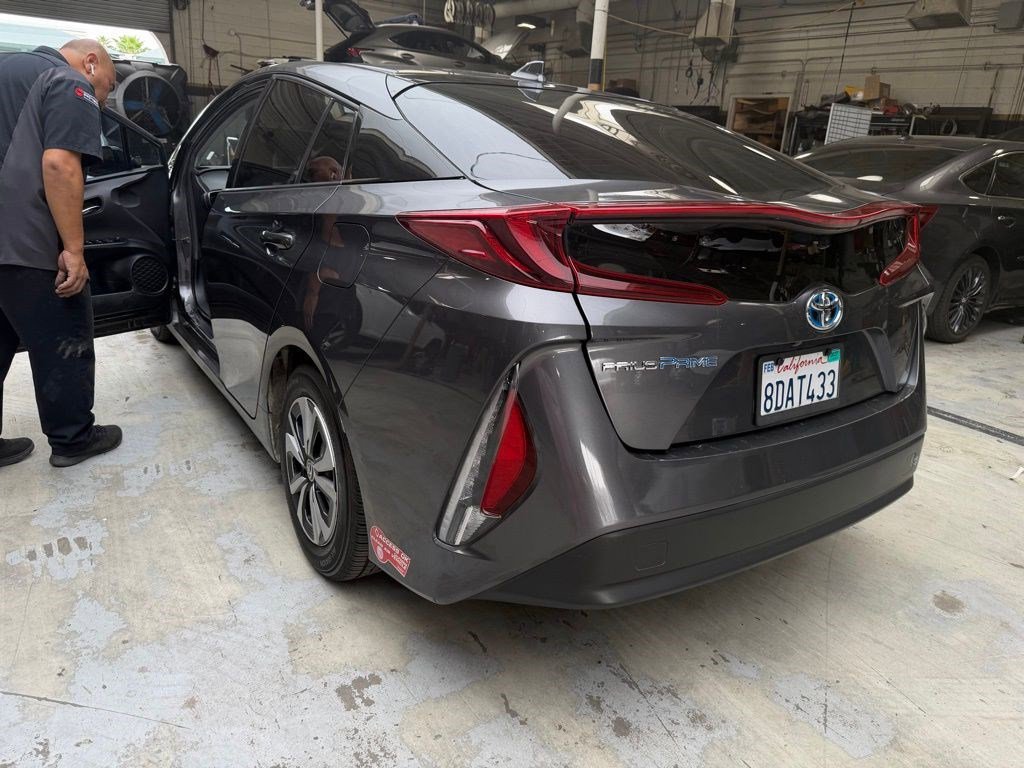 Used 2017 Toyota Prius Prime Premium image 6