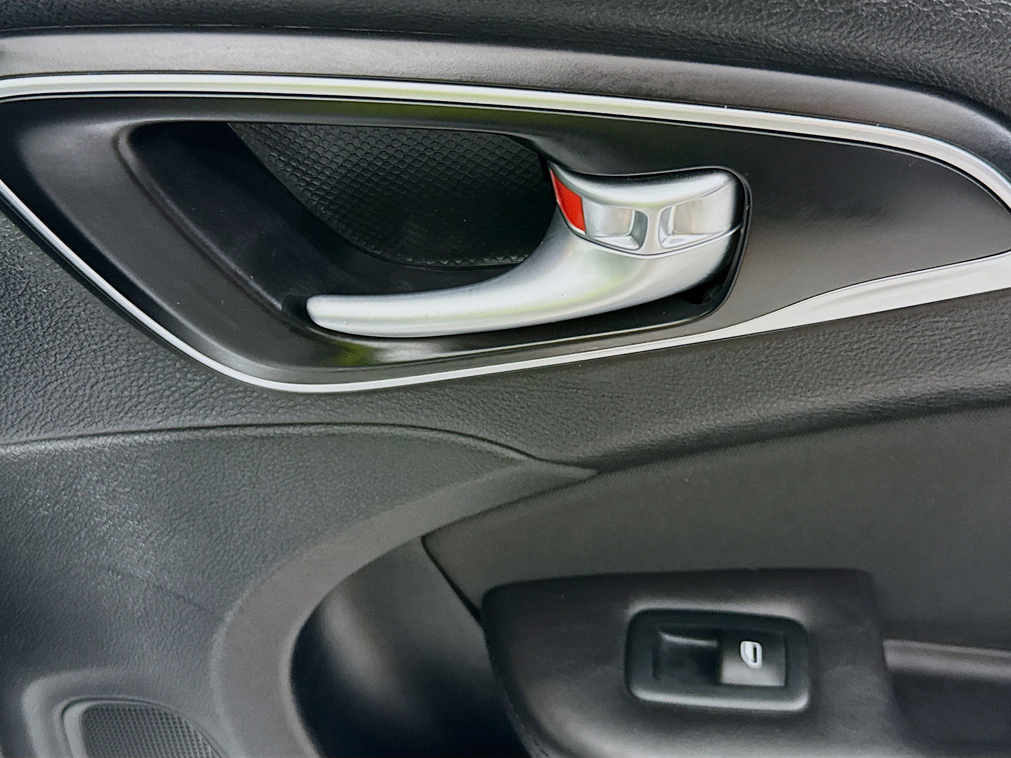 Used 2017 Chrysler 200 LX FWD image 29
