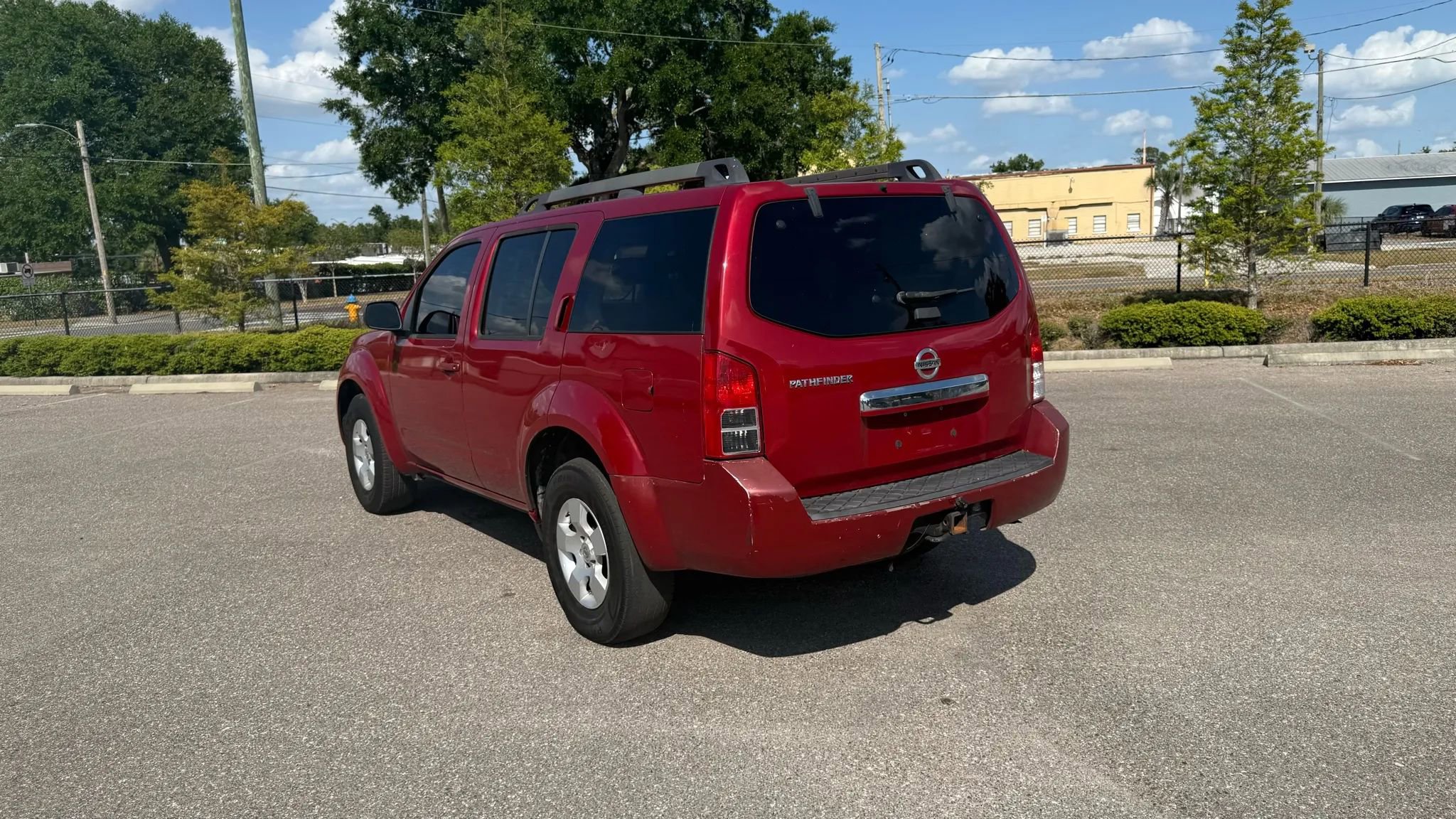 Used 2011 Nissan Pathfinder S image 7
