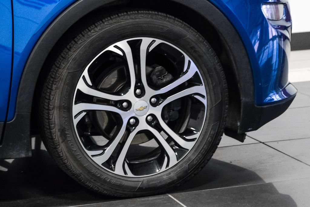 Used 2020 Chevrolet Bolt Premier w/ Infotainment Package FWD image 52