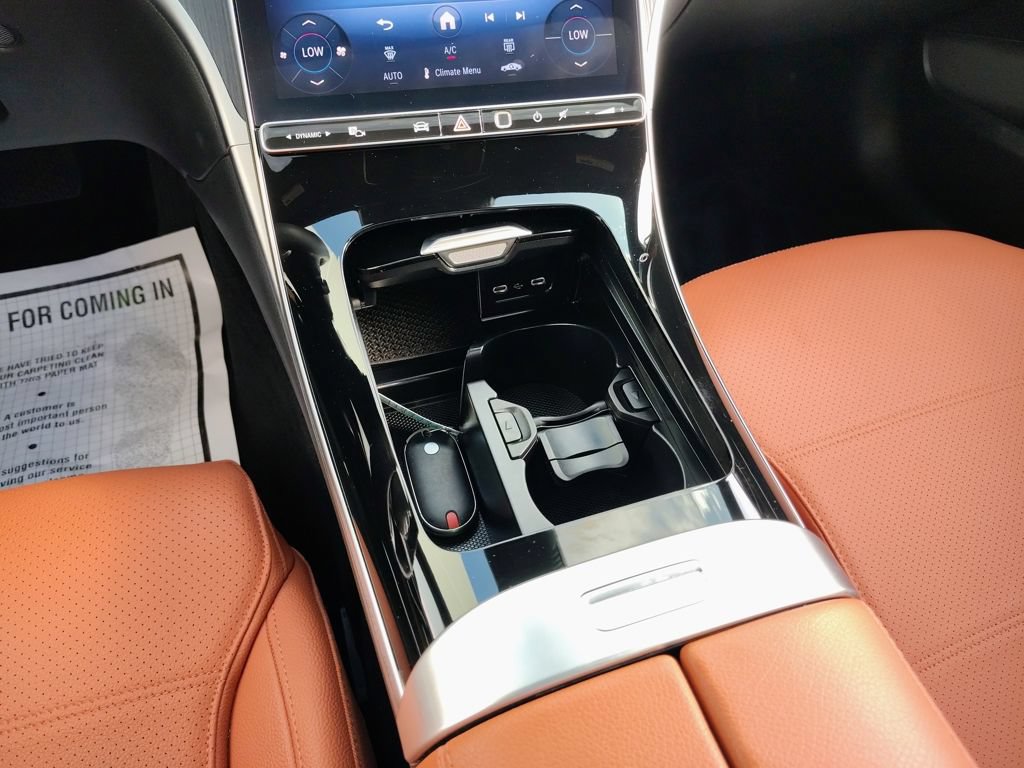 Used 2025 Mercedes-Benz C 300 4MATIC Sedan image 34