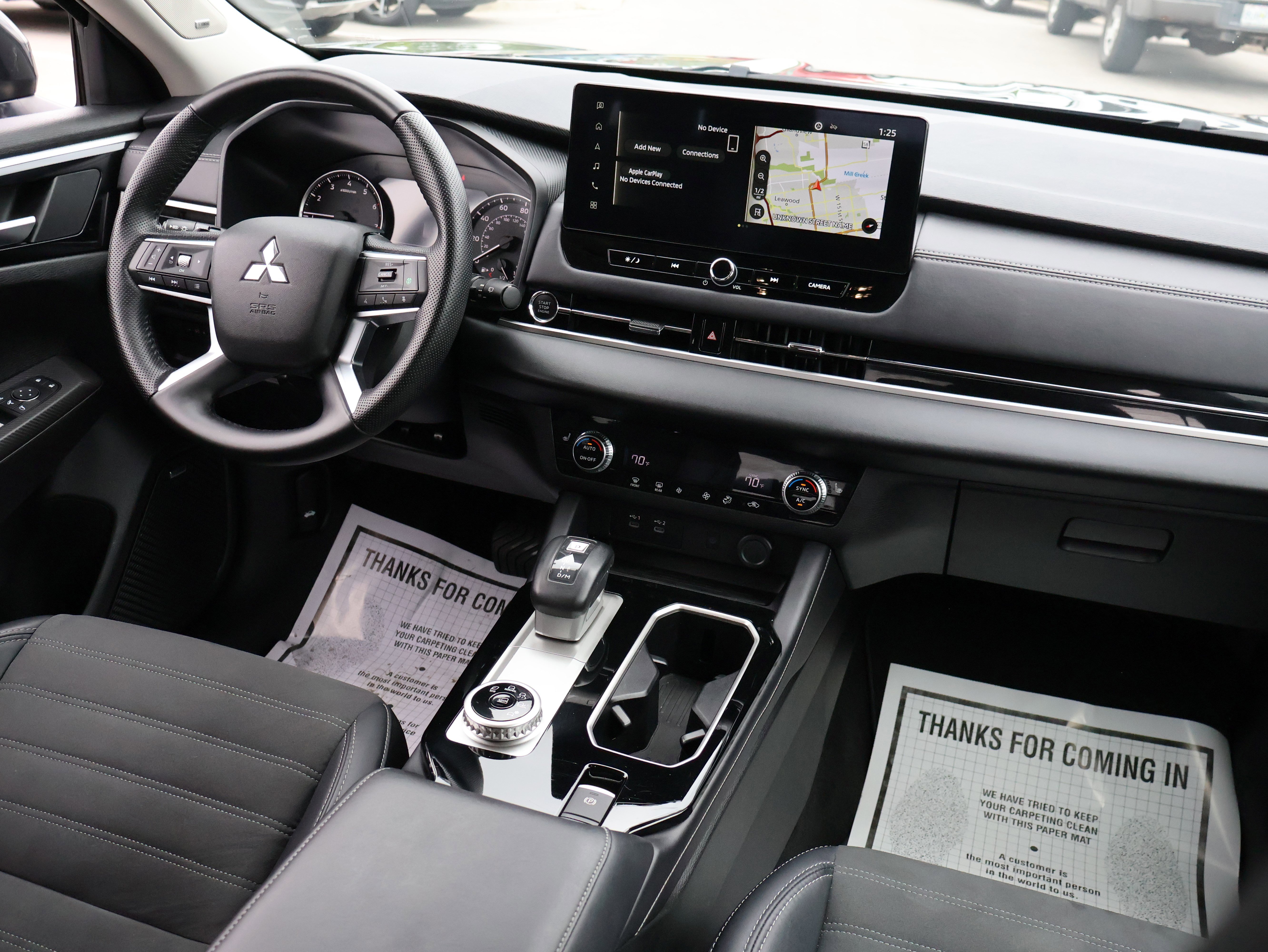 Used 2025 Mitsubishi Outlander SE image 12